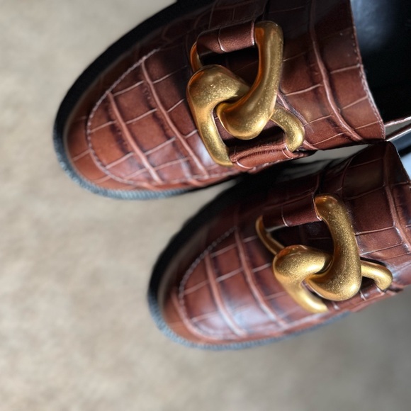 Luxurious Brown Leather Slip-On Loafers with Crocodile Texture - Picture 4 of 7